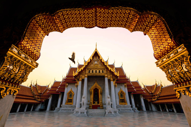 Mermer Tapınak ya da Wat Benchamabophit, Bangkok - Fotoğraf, Görsel