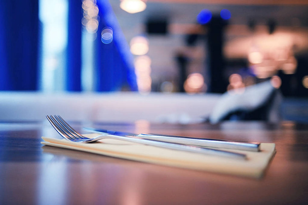 table cutlery setting in restaurant - Fotografie, Obrázek