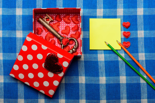 beautiful open present box with valentine symbol of love - Foto, imagen