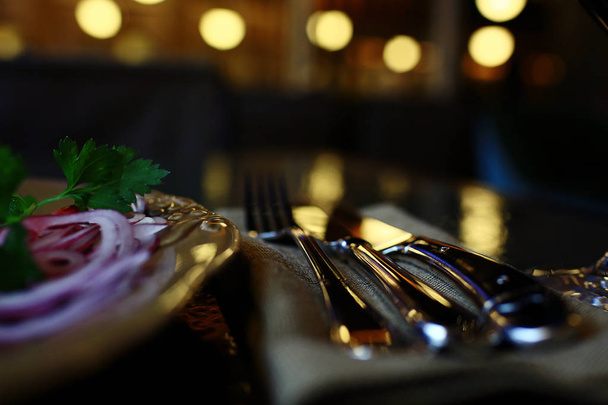 serving cutlery on tablecloth - Fotoğraf, Görsel