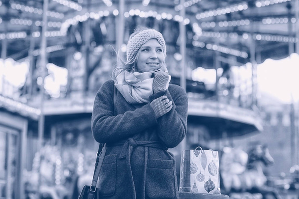 woman in winter clothes - Фото, зображення