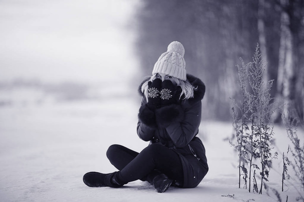 Young woman on winter - Fotografie, Obrázek