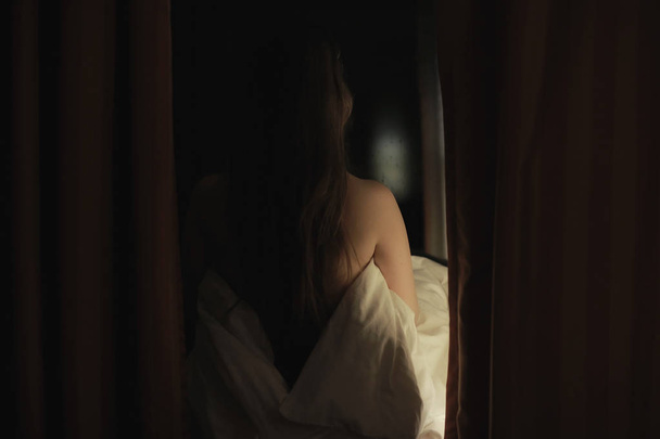 young woman in blanket - Foto, Imagem