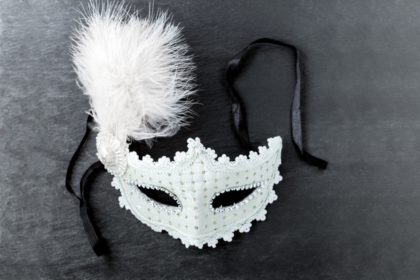 λευκό Αποκριάτικη μάσκα - Φωτογραφία, εικόνα