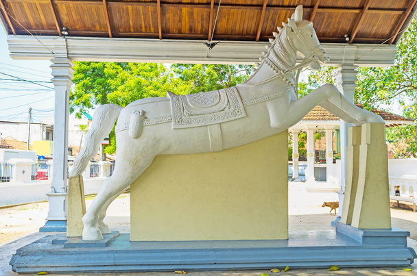The jumping horse of Thaniwalla Devalaya Temple  - Foto, afbeelding
