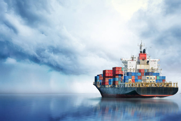 Internationales Containerschiff im Seeverkehr, Güterverkehr, Seeschifffahrt - Foto, Bild