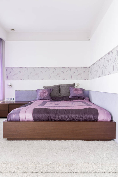 Purple bedroom design - Фото, зображення