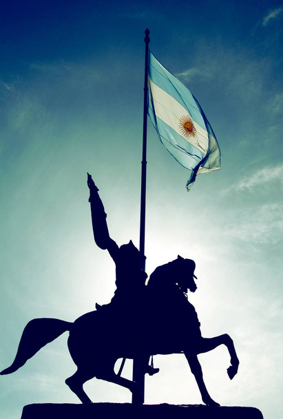 Озил, Аргентина
 - Фото, изображение