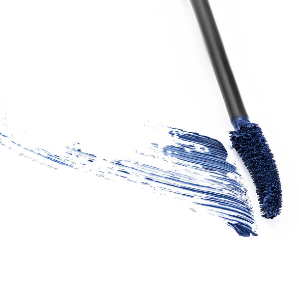 monster blauw mascara - Foto, afbeelding
