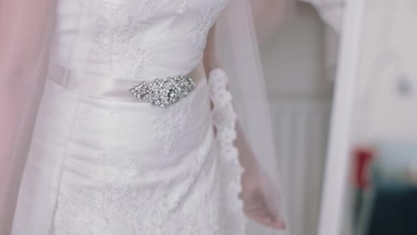Young bride in wedding dress - Filmagem, Vídeo