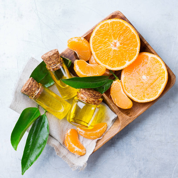 tangerina essencial orgânica, mandarina, óleo de clementina
 - Foto, Imagem