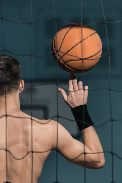 sporty man with basketball ball - Foto, Bild