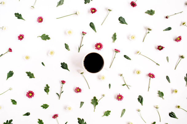 Coffee cup and floral pattern - Photo, Image
