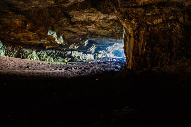krajinná jeskyně Ponoarele Mehedinti, Rumunsko - Fotografie, Obrázek