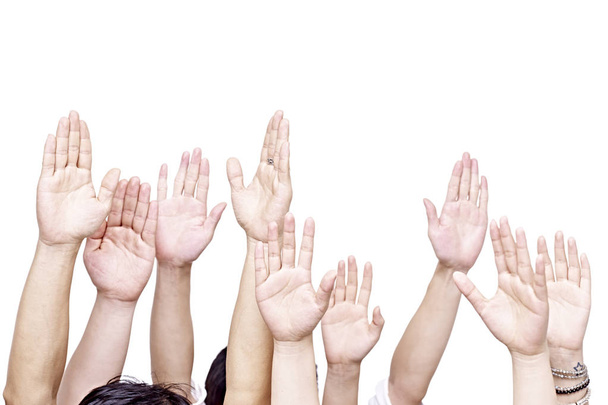 группа людей с поднятыми руками
 - Фото, изображение