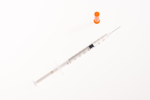 Jeringa de insulina para la diabetes
 - Foto, imagen