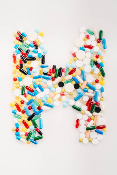 Carta de las píldoras médicas
  - Foto, Imagen