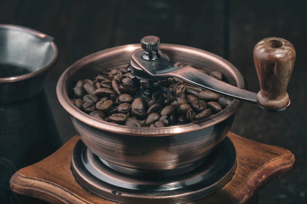 Close up  coffee grinder with beans - Foto, Bild