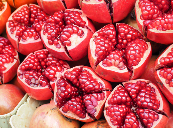 Fruta de granada madura
 - Foto, Imagen