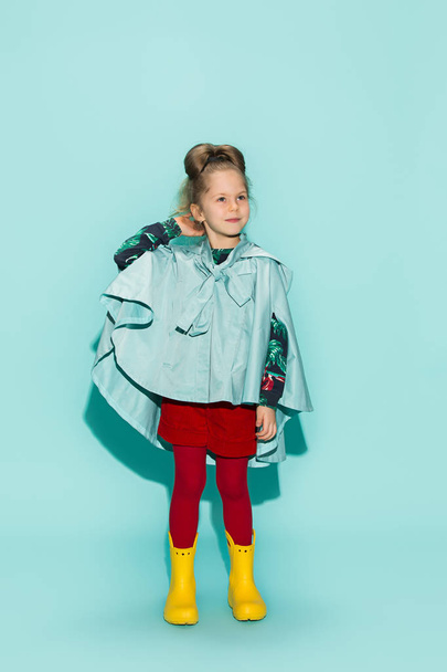 Little girl posing in fashion style wearing autumn clothing. - Fotografie, Obrázek