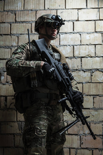Ons leger Ranger met machinegeweer - Foto, afbeelding
