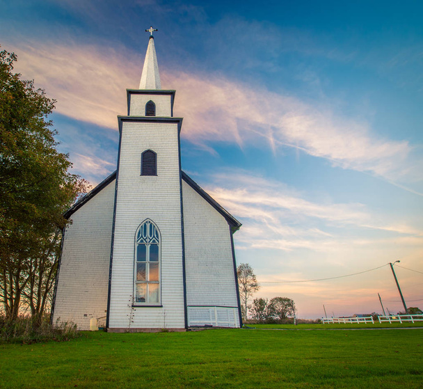 Сільська церква в Канаді - Фото, зображення