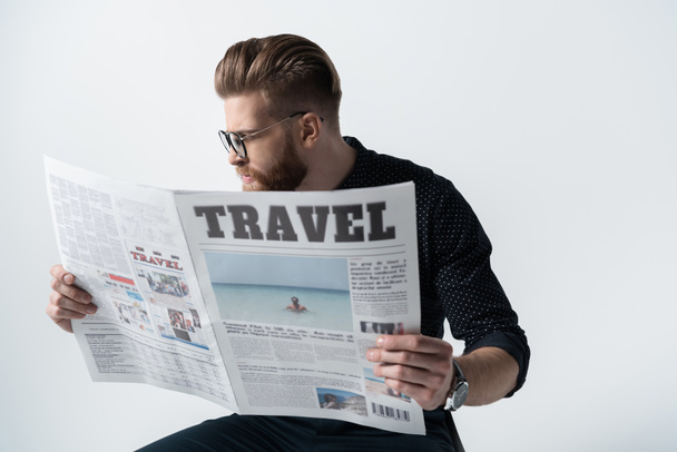 stylish man reading newspaper - Foto, Imagen