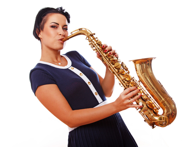 Muotokuva kaunis nainen poseeraa valkoisella taustalla saksofoni
 - Valokuva, kuva