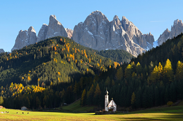 Dolomites église de montagne
 - Photo, image