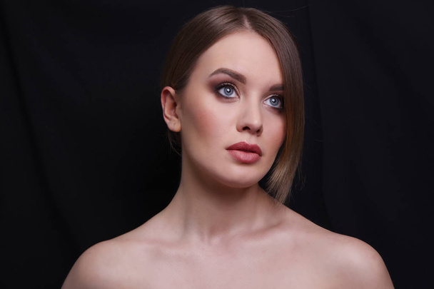 Beauty Fashion Model Woman , portrait. Concept Girl face with perfect skin - Foto, Imagen