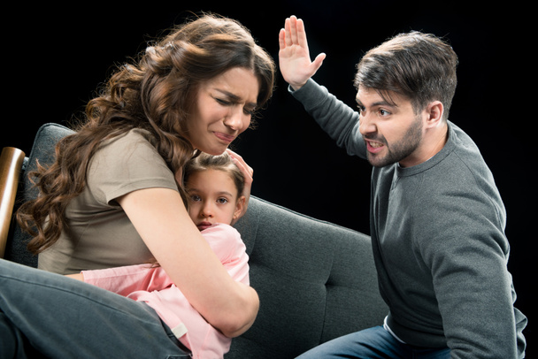 агрессивный отец и семья
 - Фото, изображение