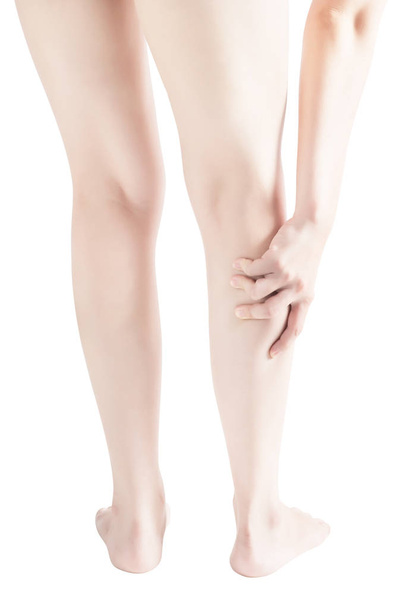 Οξύς πόνος στο ένα πόδι μοσχάρι γυναίκα που απομονώνονται σε λευκό φόντο. Διαδρομή αποκοπής σε λευκό φόντο. - Φωτογραφία, εικόνα