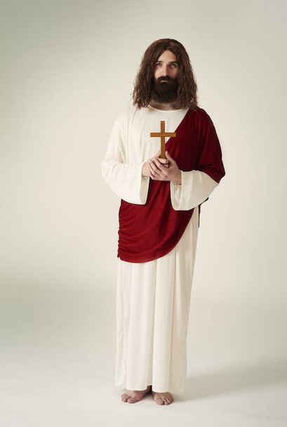 Cristo con accesorios cristianos
 - Foto, Imagen