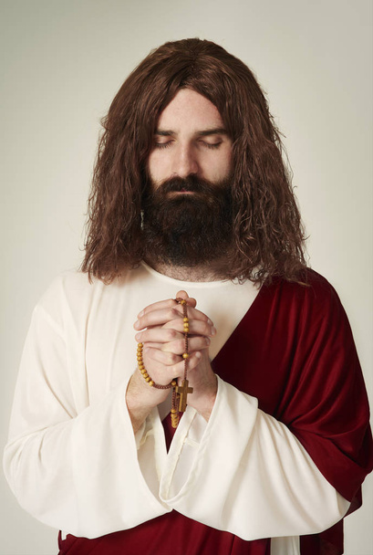 Христос с христианскими аксессуарами
 - Фото, изображение