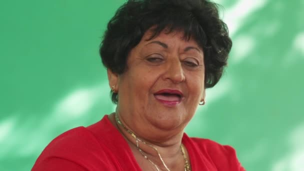 6 İspanyol üst düzey kişi portre mutlu yaşlı kadın yüzü gülüyor - Video, Çekim