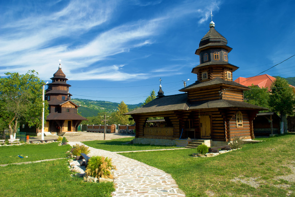Kirche in den Karpaten - Foto, Bild