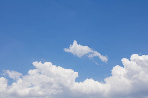 céu azul com closeup nuvem - Foto, Imagem