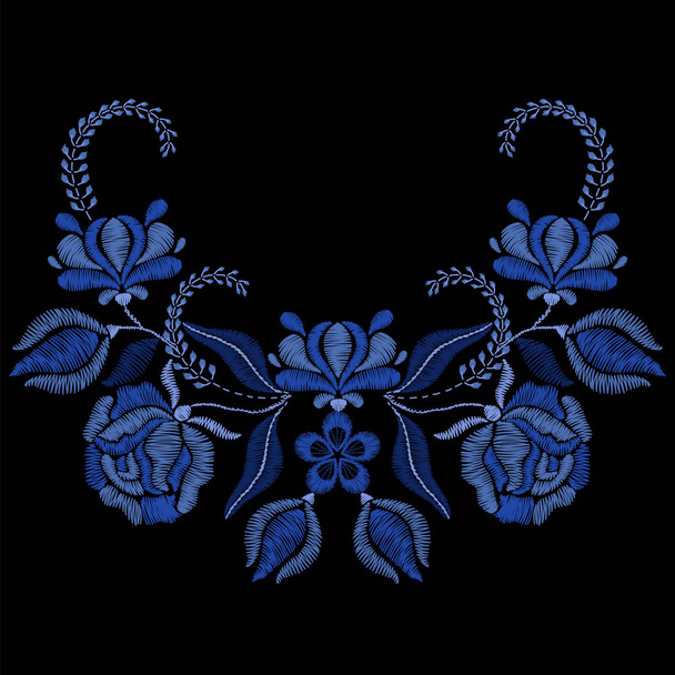 Embroidery with blue flowers, roses. Necklace for fabric, textil - Vector, Image