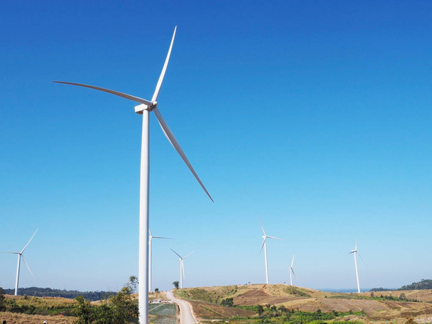 Moinhos de vento fazenda para a produção de energia elétrica, Tailândia
. - Foto, Imagem