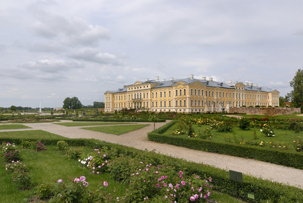 Дворец "Rundale" в Латвии
 - Фото, изображение