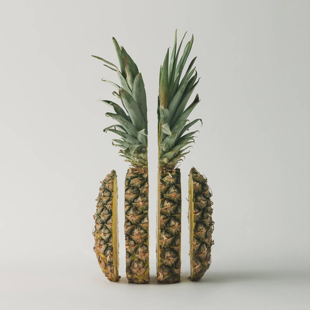 čerstvý ananas plátky  - Fotografie, Obrázek
