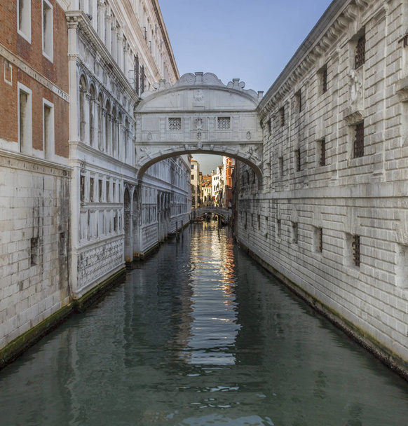 Puente de los Suspiros, Ponte dei Sospiri en Venecia, Venecia Italia
 - Foto, Imagen