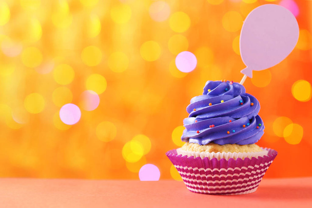 cupcake on lights background - Valokuva, kuva