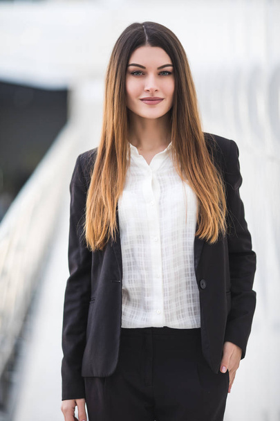 Portrait of a young business woman - Фото, изображение