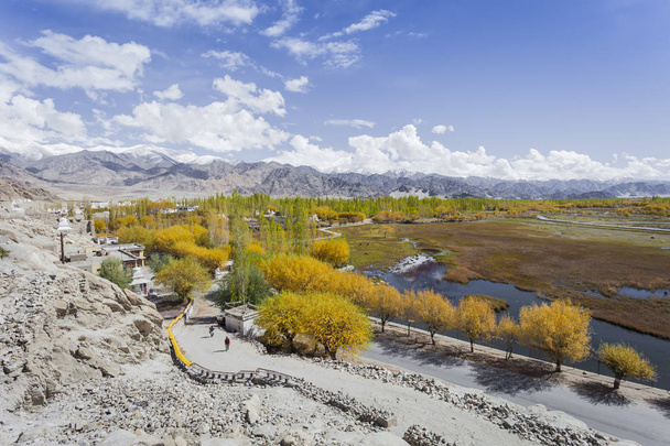 Paesaggio naturale a Leh Ladakh, Jammu e Kashmir, India - Foto, immagini