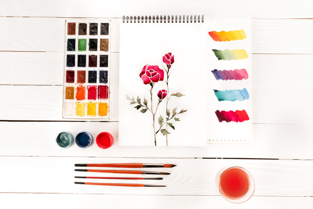 Çizim çiçek ve boyalar - Fotoğraf, Görsel