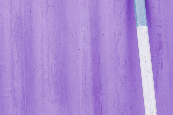 Красивая и бесшовная текстура цинка и фон - фиолетовый
 - Фото, изображение