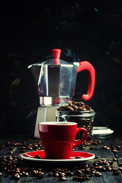 Black coffee in a red cup - Фото, изображение