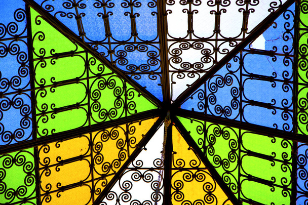 vetro colorato e sole in vetro marocco africa e luce
 - Foto, immagini