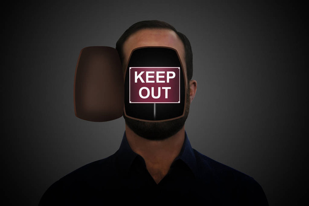 Keep out "петь в открытой голове человека
. - Фото, изображение